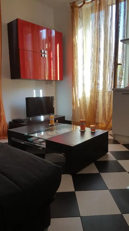 Appartement Chez Fifine à Roquebrune-Cap-Martin 0*,